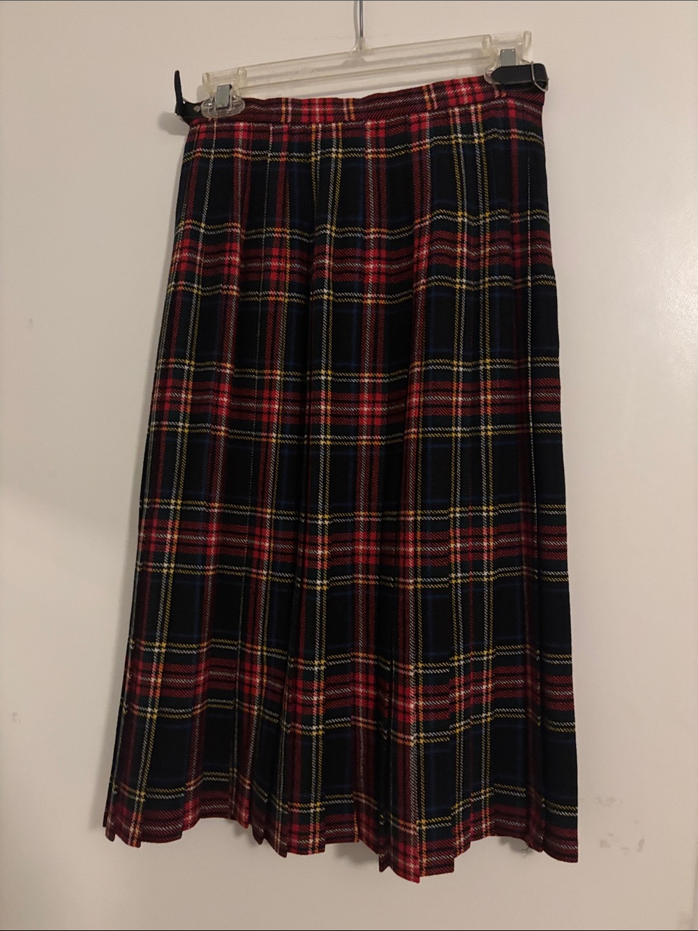 Scottish Tartan Midi Skirt in Red and Black - Picture 2 of 6